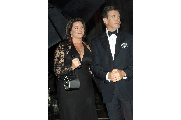 Keely Shaye Smith und Pierce Brosnan.
