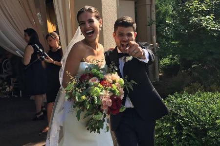 So romantisch und offenherzig wie im Jahr 2017 präsentierten sich die Stars selten. Schauspieler Jerry Ferrara (38) zeigte s...