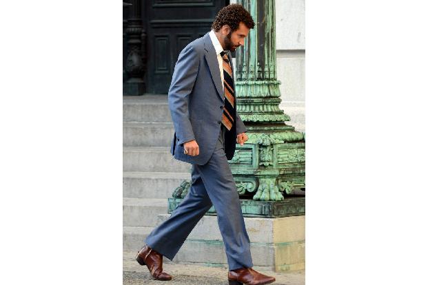 Auch Bradley Cooper musste seinen charmanten Look in dem Film gegen eine wenig schmeichelhafte Lockenfrisur und Bartbehaarun...