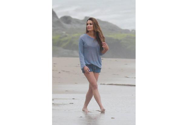 ...Dienstag am Strand von Malibu gesichtet - und trotz der grauen Wolken und des leicht verregneten Wetters hatte die Situat...