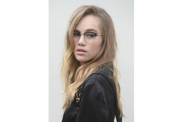 ...ist Suki Waterhouse. Keine Frage, von berufs wegen sollte die 24-Jährige schon sehr veränderbar sein. Aber das Model ist ...