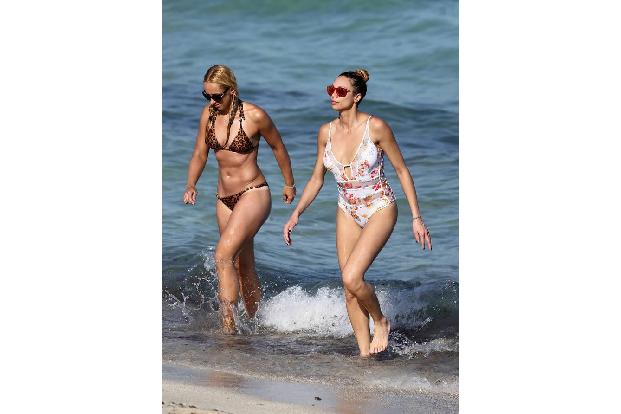 ...in Begleitung ihrer guten Freundin Lilly Becker in vollen Zügen. Ohne jeden Zweifel: Es sei ihr von ganzem Herzen gegönnt!