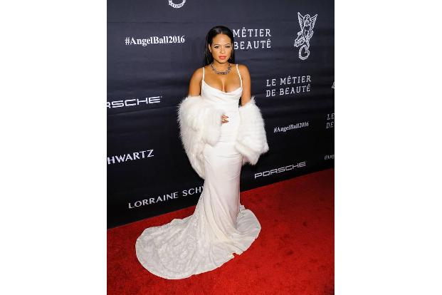 ...viel zu bieten hatte Sängerin Christina Milian. Mit ihrem weißen Traumkleid wirkte sie wahrhaft engelsgleich. Seinen...