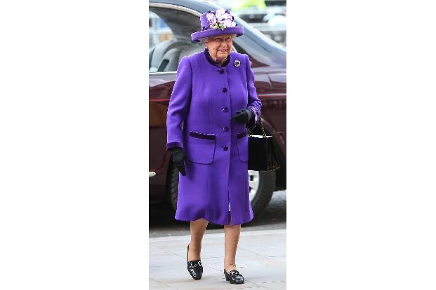 Es ist immer wieder ein Fest fürs Auge, wenn sich die Königin von Großbritannien bei offiziellen Veranstaltungen zeigt - wie...