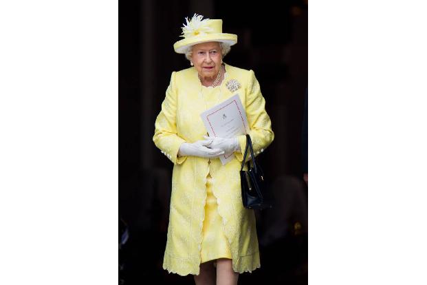 ...vor Pastelltönen schreckt die Königin nicht zurück. Das funktioniert bei ihr wunderbar in blassgelb, aber auch...