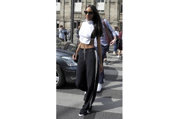 Die Paris Fashion Week hat gerade erst begonnen und schon kann man dort so einiges sehen - auch abseits der Laufstege. Jourd...