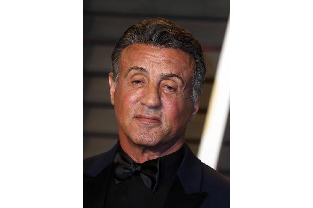 ...der gesamte Rest seines Gesichts sieht ganz schön anders aus. Unterpolstert und einfach nicht natürlich. Da kann er fast ...