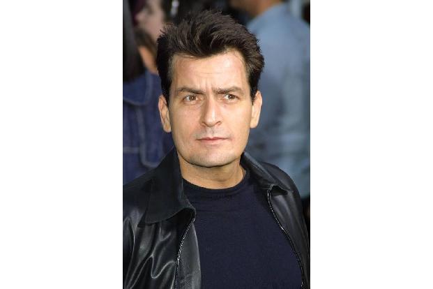 ...jugendlichen Antlitz hing, war Charlie Sheen. Man erinnere nur: 2002 sah er noch so gut aus! Doch er selbst schien mit si...