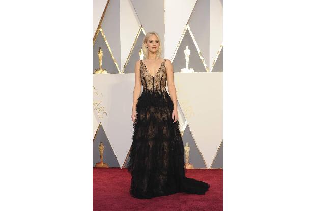 ...den Oscars musste es dann selbstverständlich auch wieder ein Dress des französischen Modemachers sein. Doch...