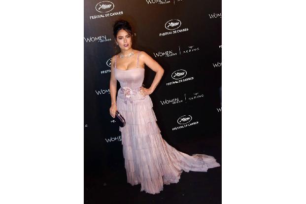...wie bei den Women in Motion Gala Awards in Cannes. Salma Hayek und Gucci - ein wahres Dream Team!