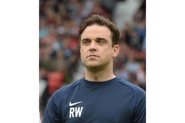 ...weggefärbt? Hat der schlaue Fuchs so die Zeichen des Älterwerdens vor den Fans vertuscht? Den Eindruck könnte man bei Bil...