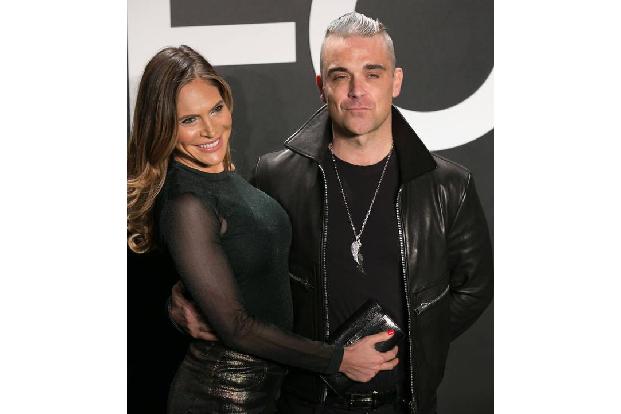 ...Typveränderung stammt aus der Tube! Wer hätte das gedacht? Robbie Williams hat sich die Haare tatsächlich mit Absicht gra...