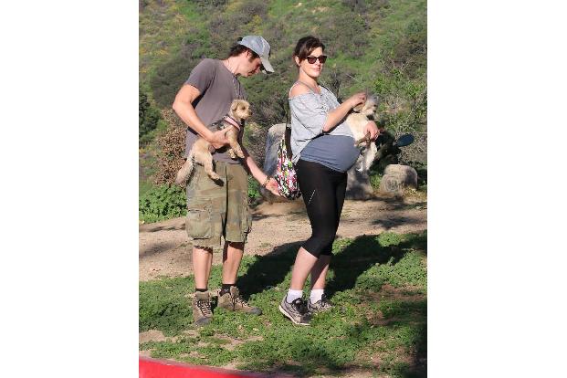 ...wäre das Sporteln an der frischen Luft ja langweilig. Und so verpflichtet der schöne 