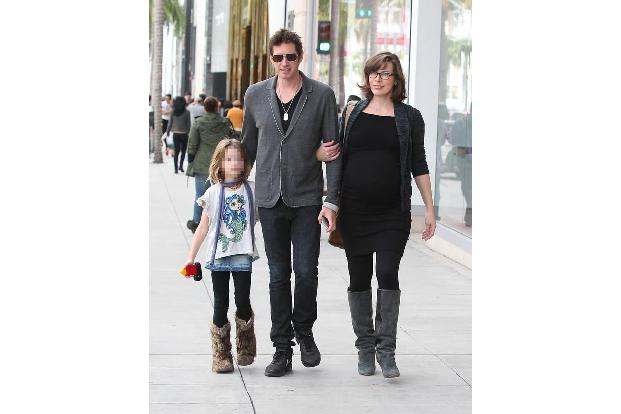 ...großen Schritten. Schon bald wird die kleine Familie um ein Mitglied reicher und Töchterchen Ever eine große Schwester se...