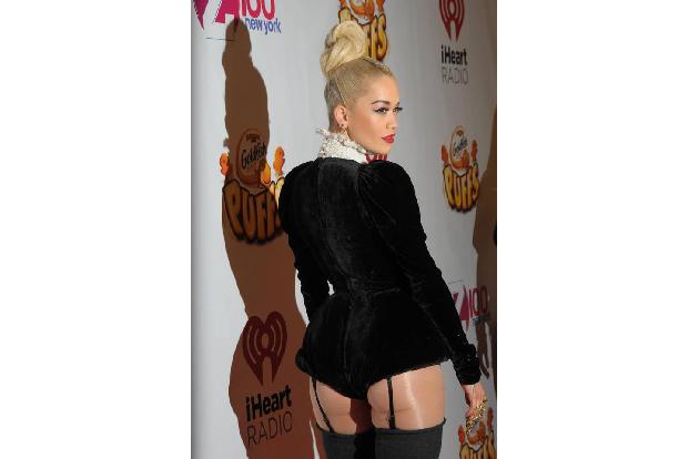 ...scheut es nicht, den Fotografen bei allerlei Events tiefe Einblicke zu gewähren - wie etwa hier beim weihnachtlichen 