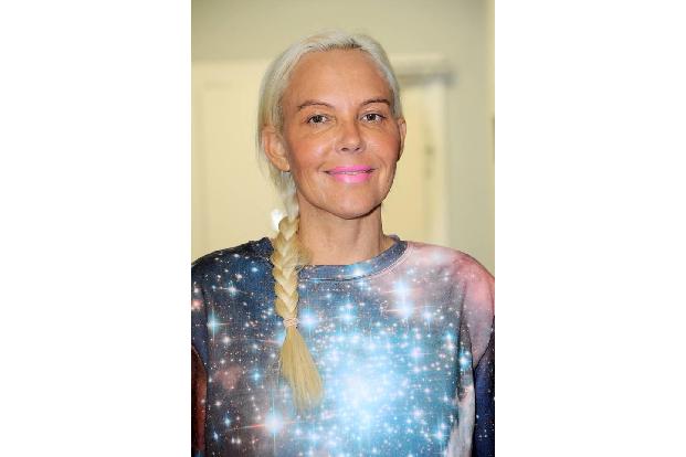 ...die geschäftstüchtige 51-Jährige eigentlich eher so: mit Extensions und dem heißgeliebten, pinkfarbenen Lippenstift. Die ...