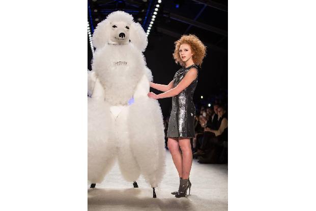 ...um das Verhältnis zwischen diesem rothaarigem Lockenkopf und ihrem Daddy stehen. Anna stand im Januar dieses Jahres berei...