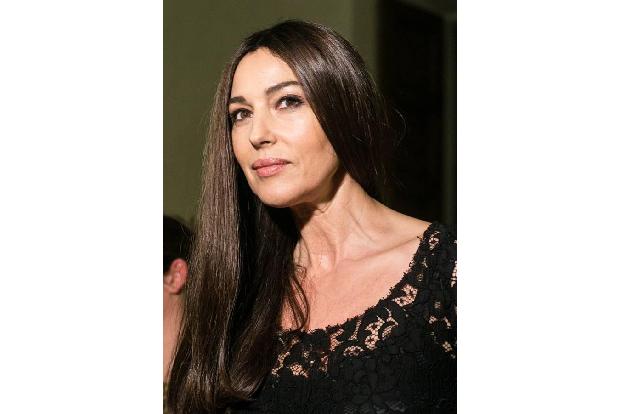 ...echte Augenweide ist. Das kann man guten Gewissens auch von Monica Bellucci behaupten, die nun trotz ihrer 50 Lenze eines...