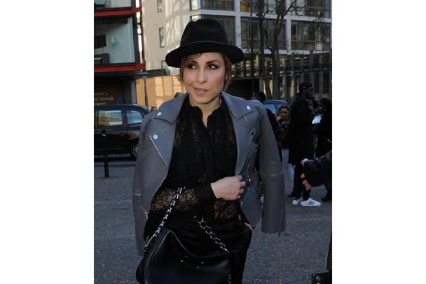 ...den Bildern der schwedischen Aktrice im Tageslicht, sieht man deutlich, dass man nix sieht! Vermutlich verwendete sie ein...