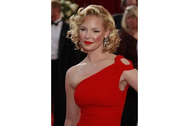 Katherine Heigl zeigte sich 2008 bei der Oscar-Verleihung im Stil der Leinwand-Diven der 1920er. Nur hatte es der Schminkber...