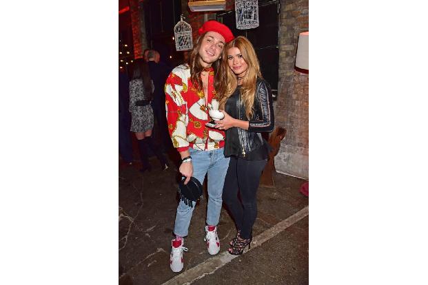 ...aber trotzdem nicht, wie viele Schuhe sie im Schrank hat. 