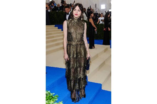 ...allerdings nicht mit fremden Federn schmücken will, hat ebenso die Chance, diesen Trend mitzumachen. Frances Bean Cobain ...