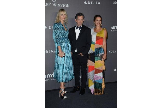 ...ihre Tochter Margherita, die sich mit Karolína Kurková (ebenfalls in Missoni) und Designer Kenneth Cole für die Nachwelt ...