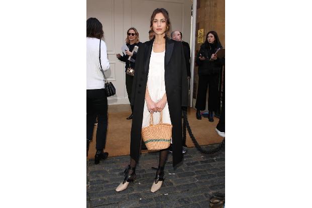 ...auch eine Fashionista wie Alexa Chung. Man hätte sich ja auch gewundert, wenn eine der stylishsten Engländerinnen das nic...
