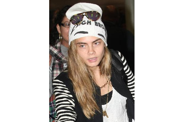 Es darf jedoch auch mal dezent sein, denn privat setzt die Laufsteg-Schönheit auch auf bequeme Beanies in sämtlichen Farben.