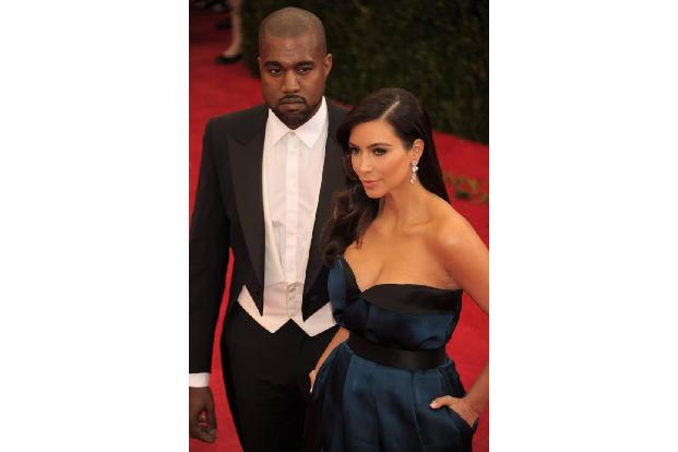 Eins der Tuschelthemen des abends waren natürlich Kanye West und Kim Kardashian. Die beiden sollen heimlich geheiratet haben...