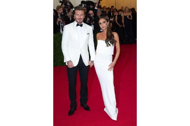 David Beckham wählte Ralph Lauren, und seine Frau Victoria nutze das Blitzlichtgewitter natürlich, um eine ihrer eigenen Kre...