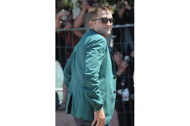 ...der 80er-Jahre-Revival-Look in dem Jacket des Stars eine Renaissance feierte. Das mintgrüne Jäckchen war jedoch nicht der...
