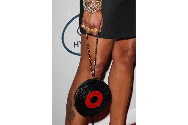 ...mit dieser Tasche beweist, dass sie sich zur ersten Kategorie zählen darf.