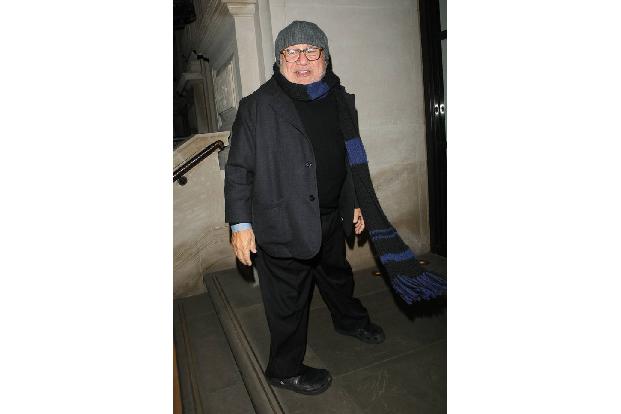 …Danny DeVito wird mit dieser Mütze nicht schöner.