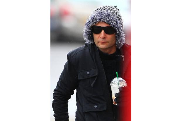 Und auch der ehemalige Kinderstar Corey Feldman scheint seine Mütze geklaut zu haben - aber nicht von seiner Freundin, sonde...