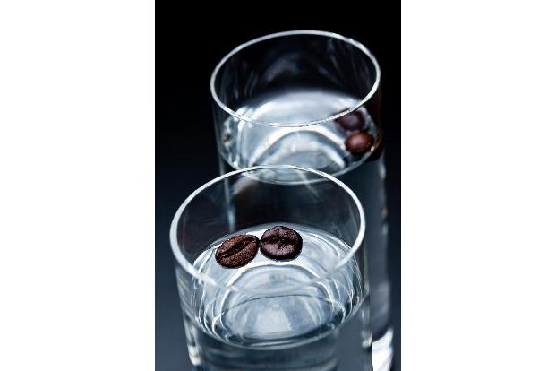 Kennen Sie noch diese Kultgetränke aus Ihrer Jugend? sambuca mit Kaffee