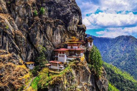 Platz 1: An die Spitze der Liste hat es Bhutan geschafft. Der Himalaya-Staat bietet unberührte Bergpfade und von Klöstern ge...