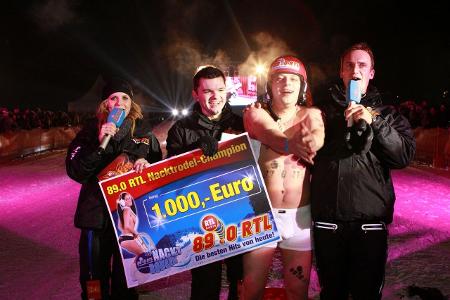 Super-Wintergaudi im Harz – 3. Internationales Nacktrodeln 2011