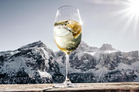 3. Köstlicher Wein: Um beim Thema Getränke zu bleiben: Auch die Weine der Gegend sind weltweit für ihre Qualität bekannt. We...