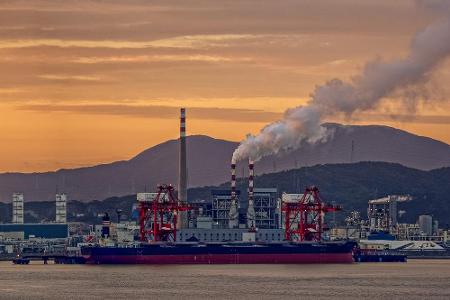Als im Jahr 2006 die Häfen von Ningbo und Zhoushan fusioniert wurden, entstand nicht nur einer der größten Häfen Chinas, son...