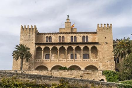 10_Königspalast La Almudaina_(c)_AdobeStock.jpeg