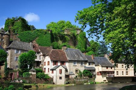 Die Limousine fährt heute überall auf den Straßen. Ursprünglich stammt der Name von der französischen Region Limousin, aus d...
