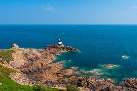 Die Kanalinsel Jersey war schon im Mittelalter bekannt für ihre Webwaren. Daher rührt wahrscheinlich auch der Name des Stoff...