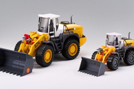 2019_Bruder_Spielzeugbagger.jpg