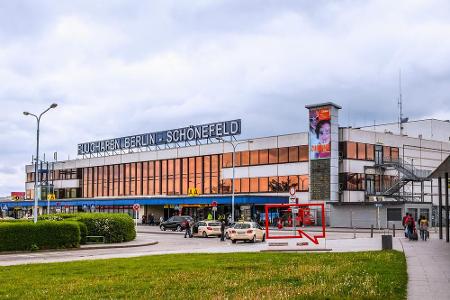Der schlechteste Flughafen der Welt befindet sich mit dem Schönefeld Airport von Berlin in Deutschland. Vor allem Billigflie...