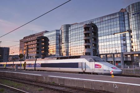 imago robertharding TGV.jpg