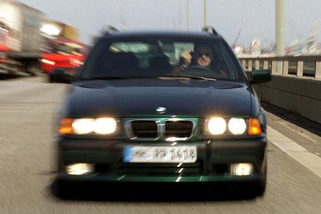 Verkehrsirrtümer Lichthupe Reißverschlussverfahren und Co.