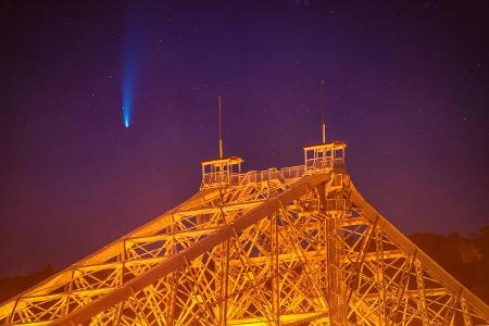 Komet Neowise: Fotostar auf der ganzen Welt Dresden Blaues Wunder