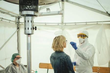 Die wichtigsten Corona-News der letzten Woche Masseninfektion Mamming