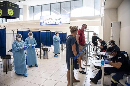 Die wichtigsten Corona-News der letzten Woche Coronatests Flughafen